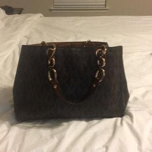 Micheal Kors purse